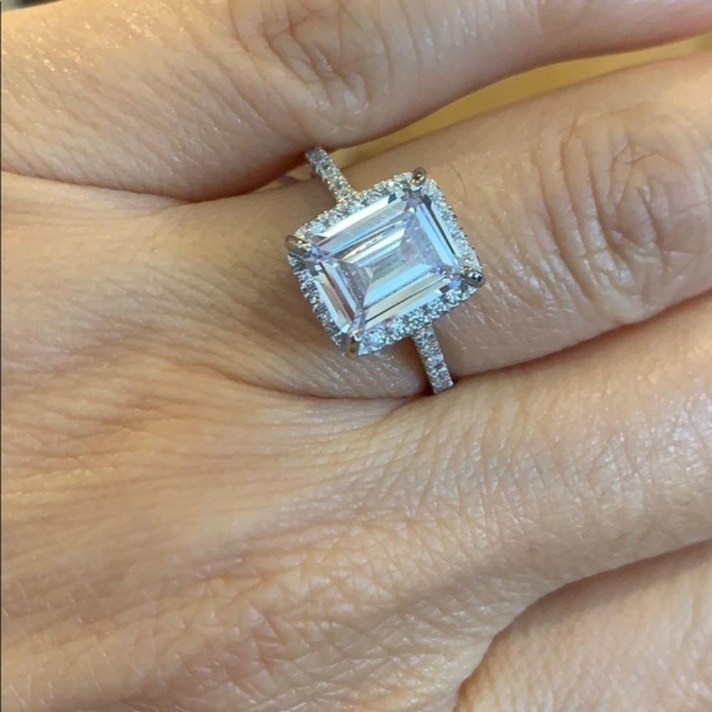 Solitaire 2.5ct 9x7mm Emerald Engagement Ring 7